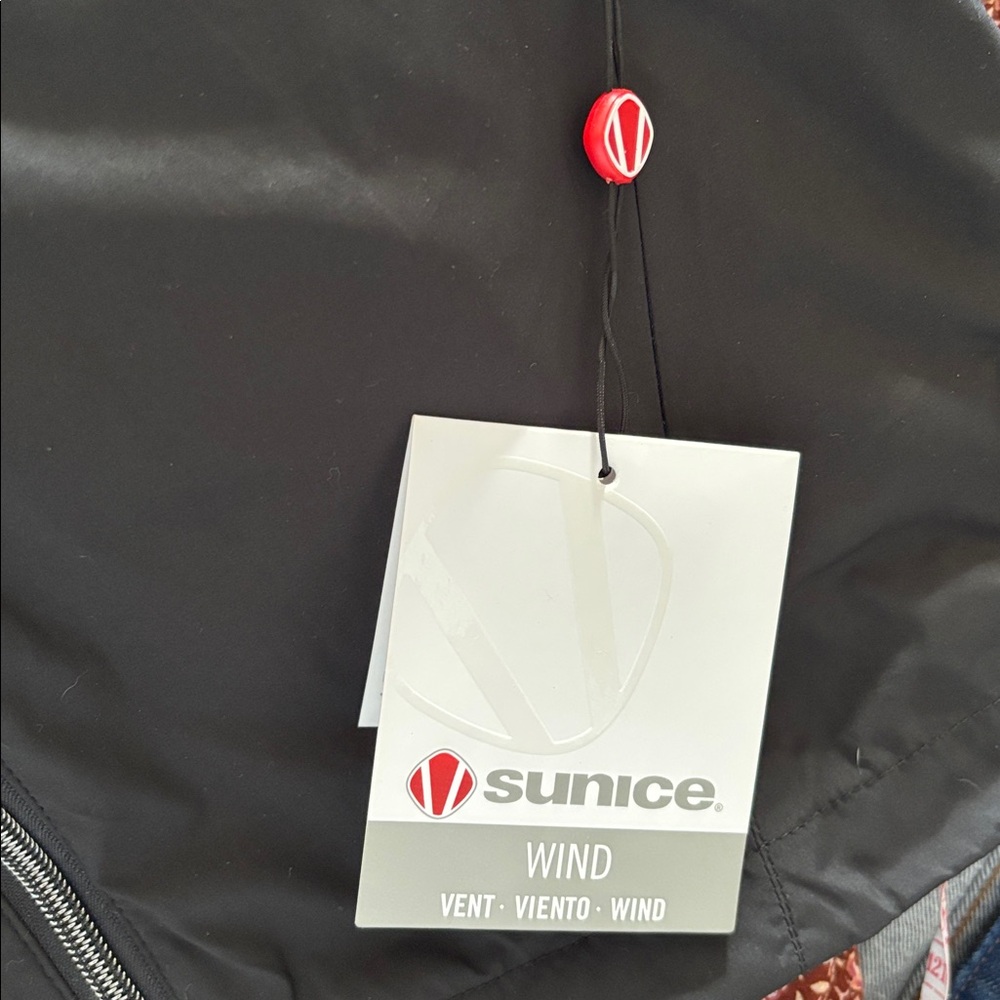 Sunice Keira Wind Vest Golfwear 1896 lightweight black windbreaker vest Black - Picture 5 of 11